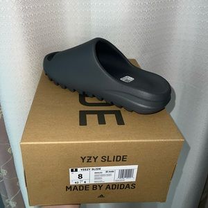 YEEZY SLIDES GRANITE